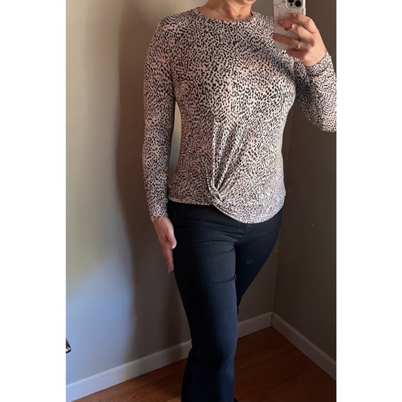 Jasmine and Juliana long sleeved Shirt/top/blouse with knot at the hip - Picture 1 of 7